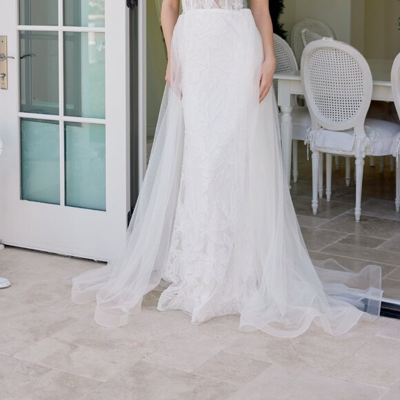 New Off White Mermaid Wedding Gown w/ Floral Pattern & Lace Up Back NX C1628W - Picture 8 of 13